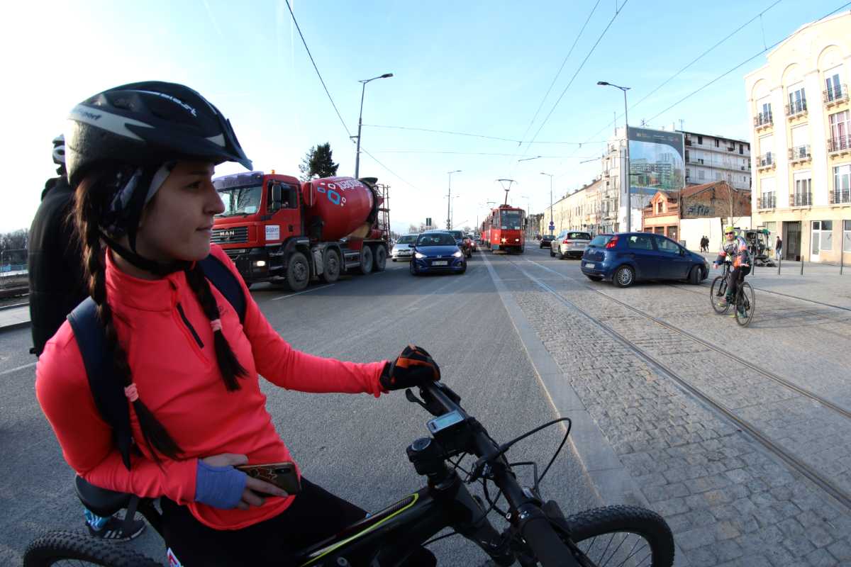 Biciklisti blokirali Karađorđevu ulicu na pola sata