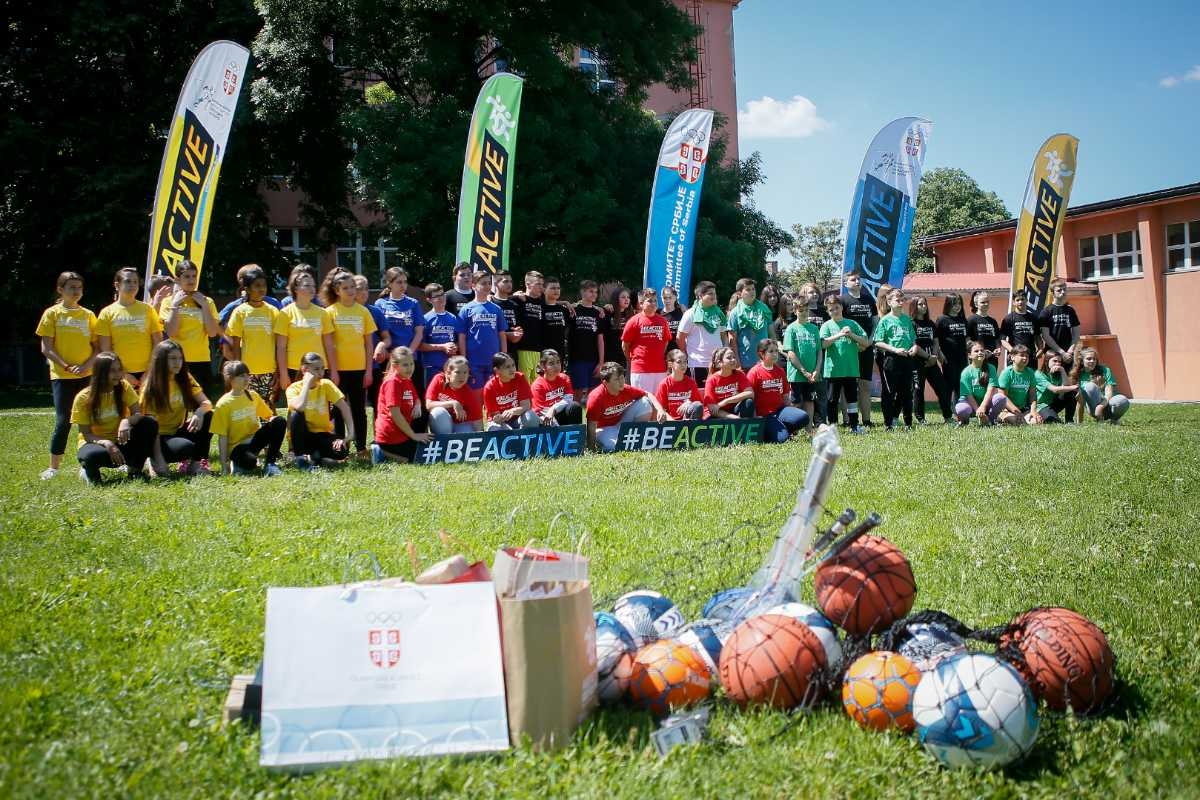 OKS uručio sportske rekvizite osnovim školama u Srbiji