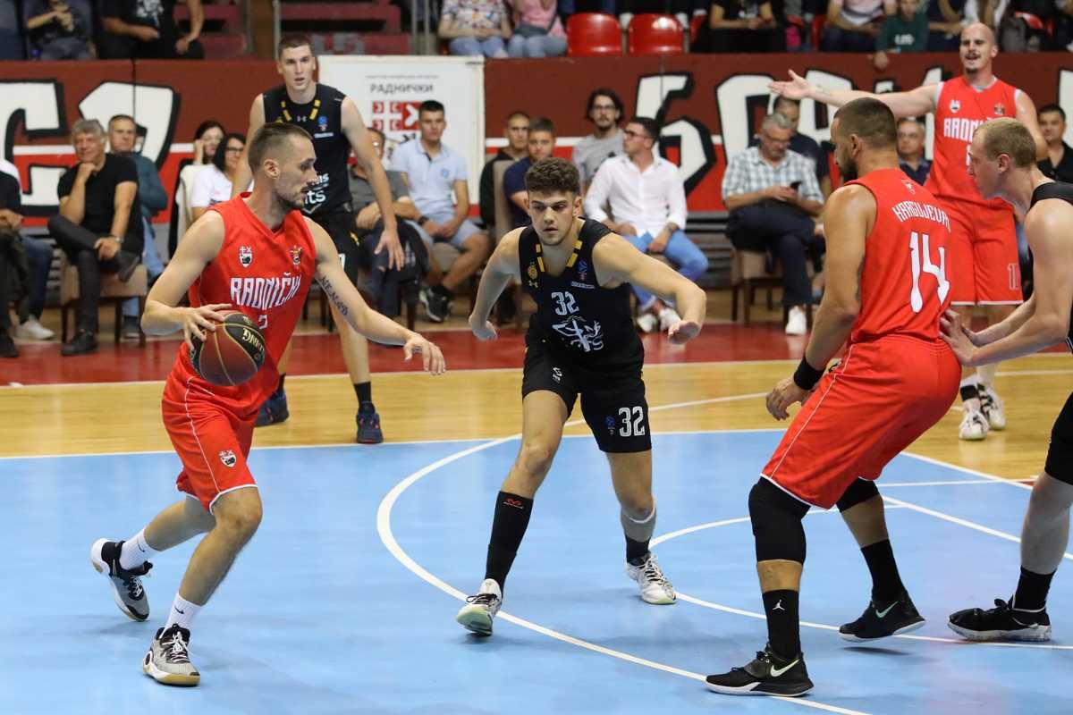 Radnički i Partizan priredili kragujevačkoj publici nezaboravno košarkaško veče